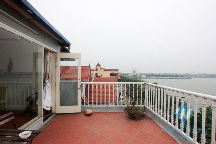 02 bedrooms and lake view apartment for rent in Nhat Chieu, Tay Ho, Hanoi